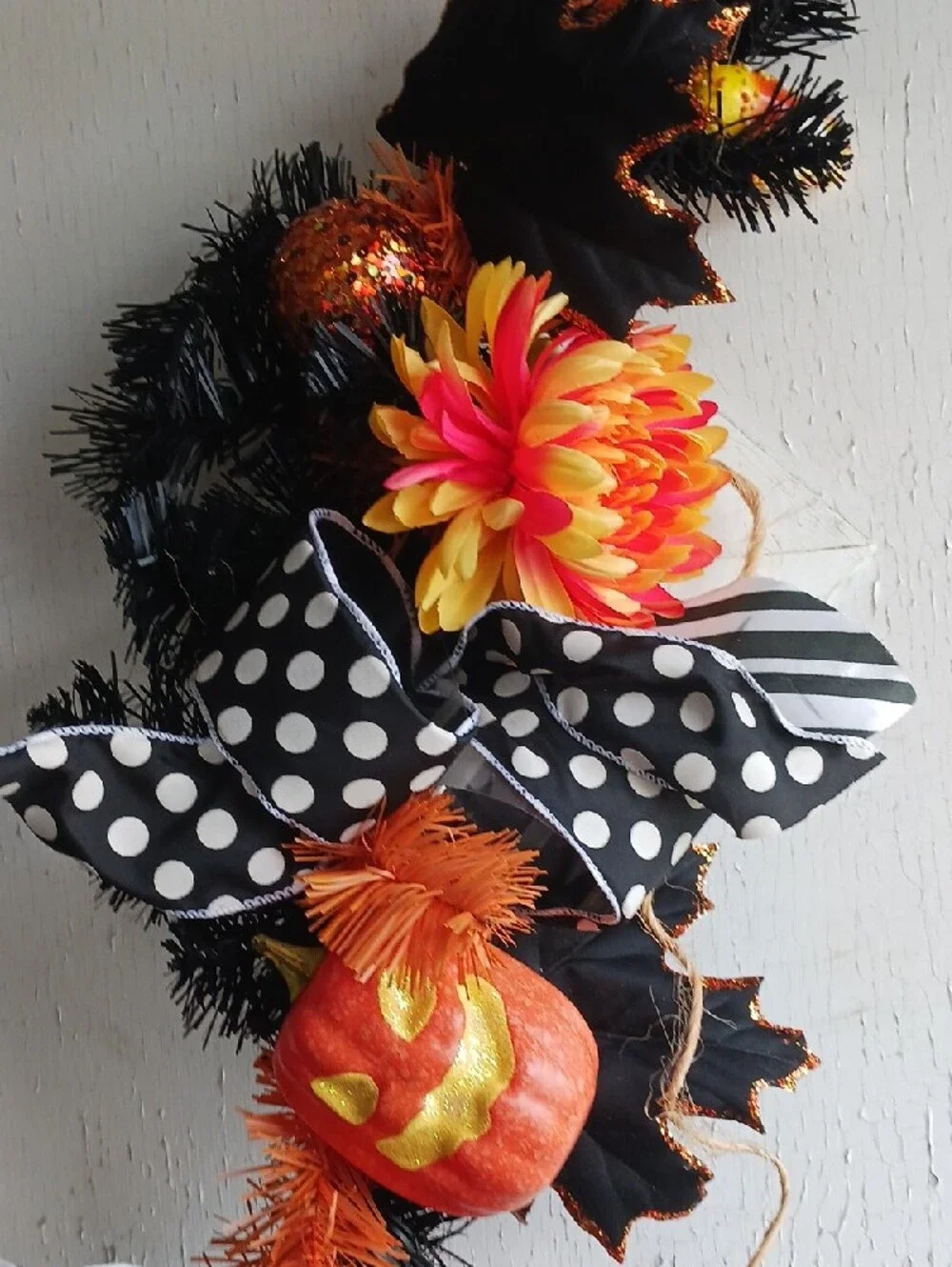 Stunning! Halloween Black and Orange Decorative Garland - Home Accents 🎃💐
